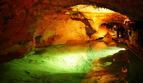 blue-mountains-caves