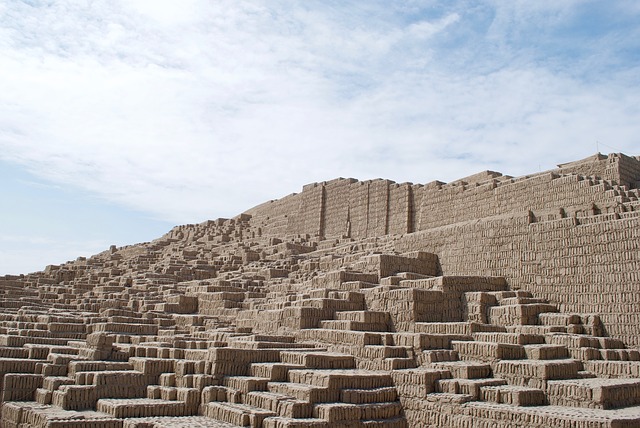 lima huaca pyramid